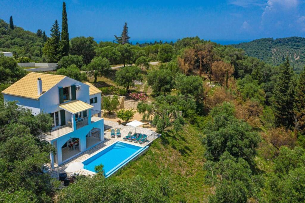 Villa Eleonas Strongyli  Εξωτερικό φωτογραφία
