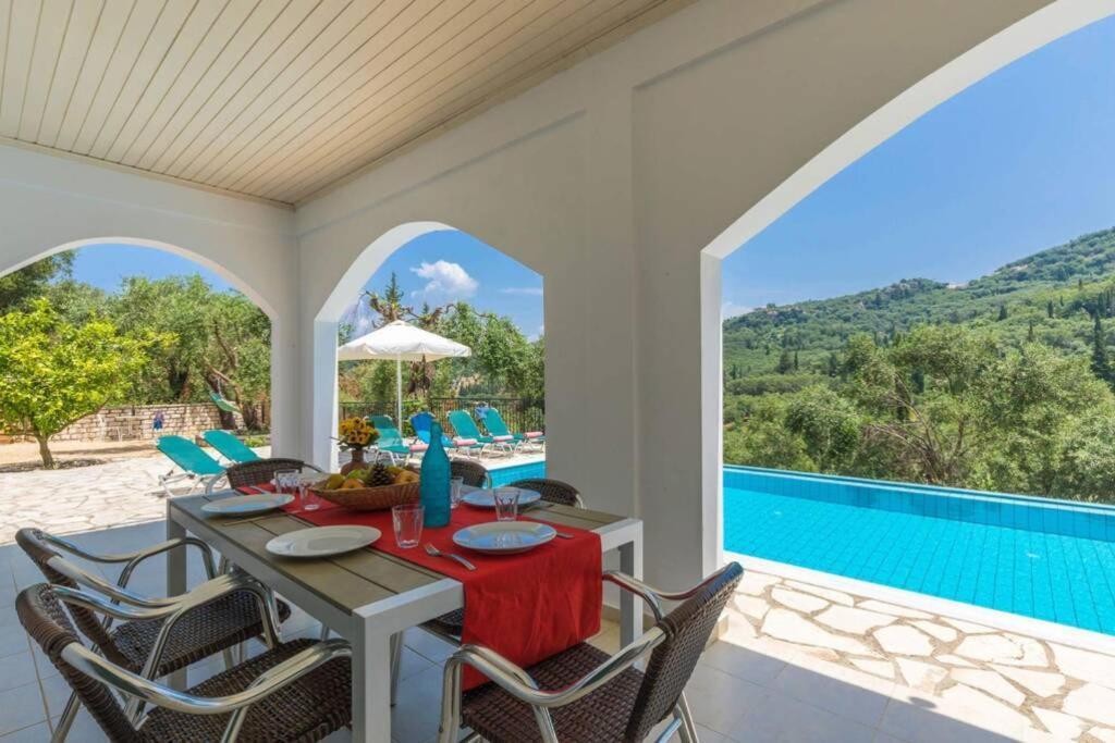 Villa Eleonas Strongyli  Εξωτερικό φωτογραφία
